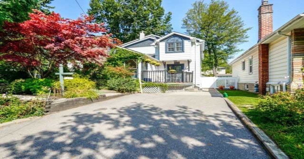 1411 Kenmuir Ave Mississauga