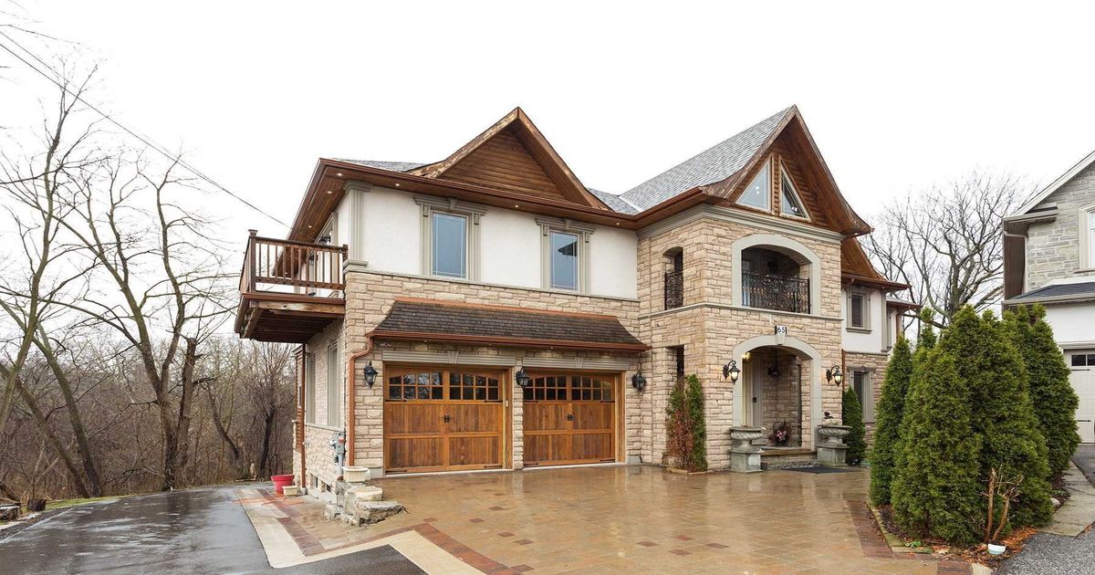 65 Oakfield Dr Toronto