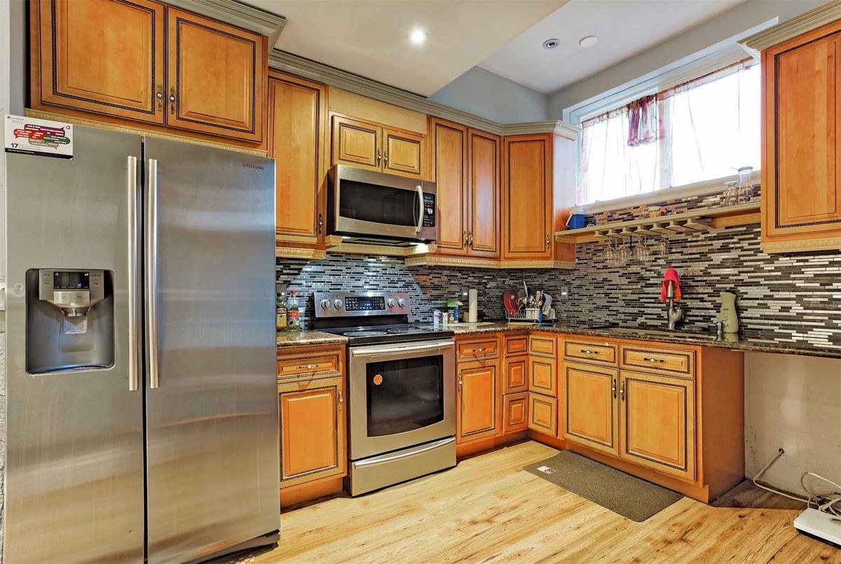 65 Oakfield Dr 65 Oakfield Dr Toronto