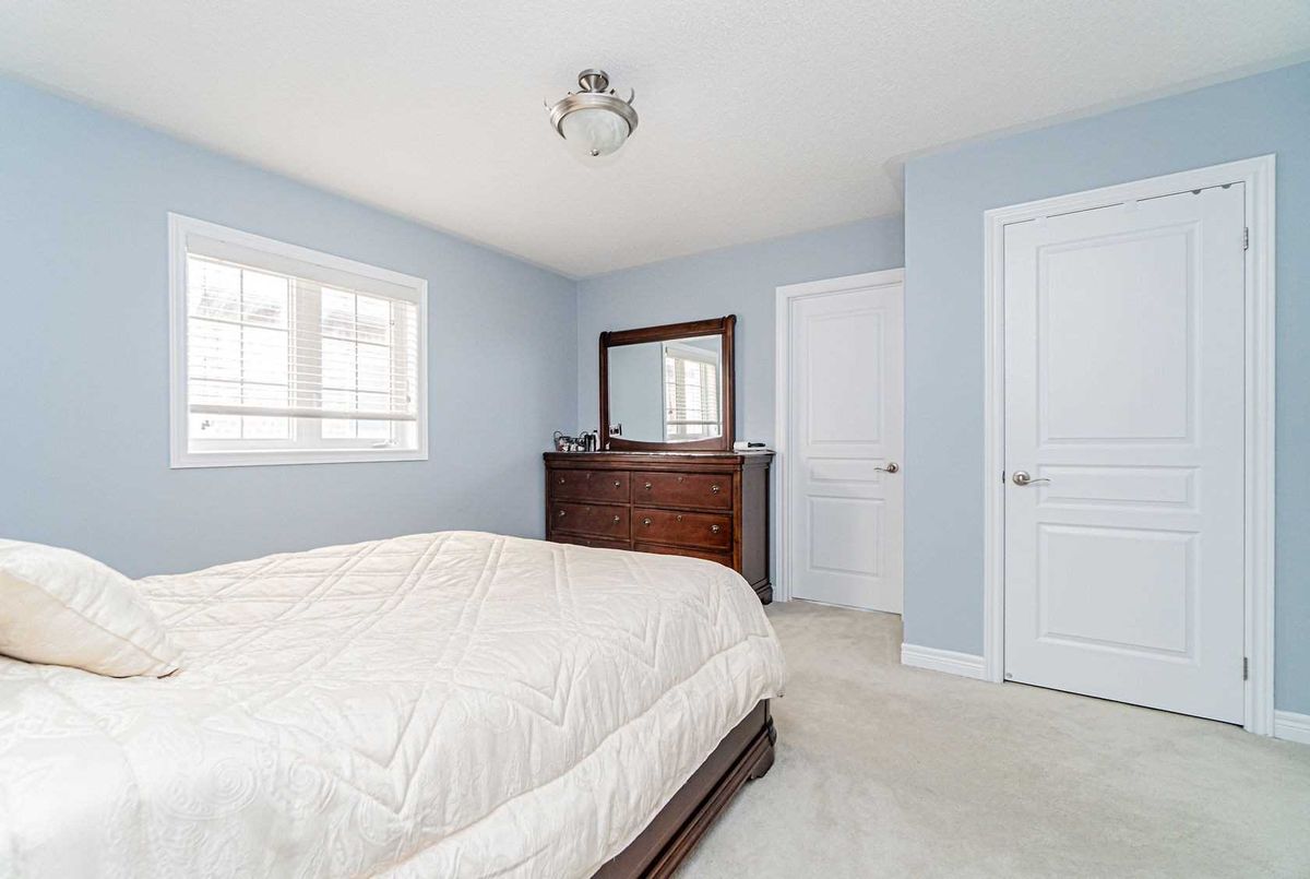240 Dougall Ave 240 Dougall Ave Caledon