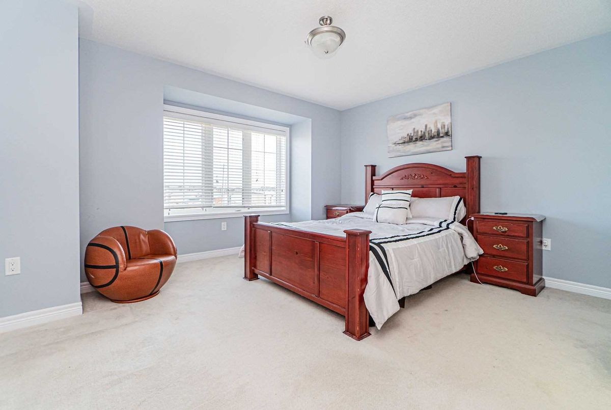 240 Dougall Ave 240 Dougall Ave Caledon
