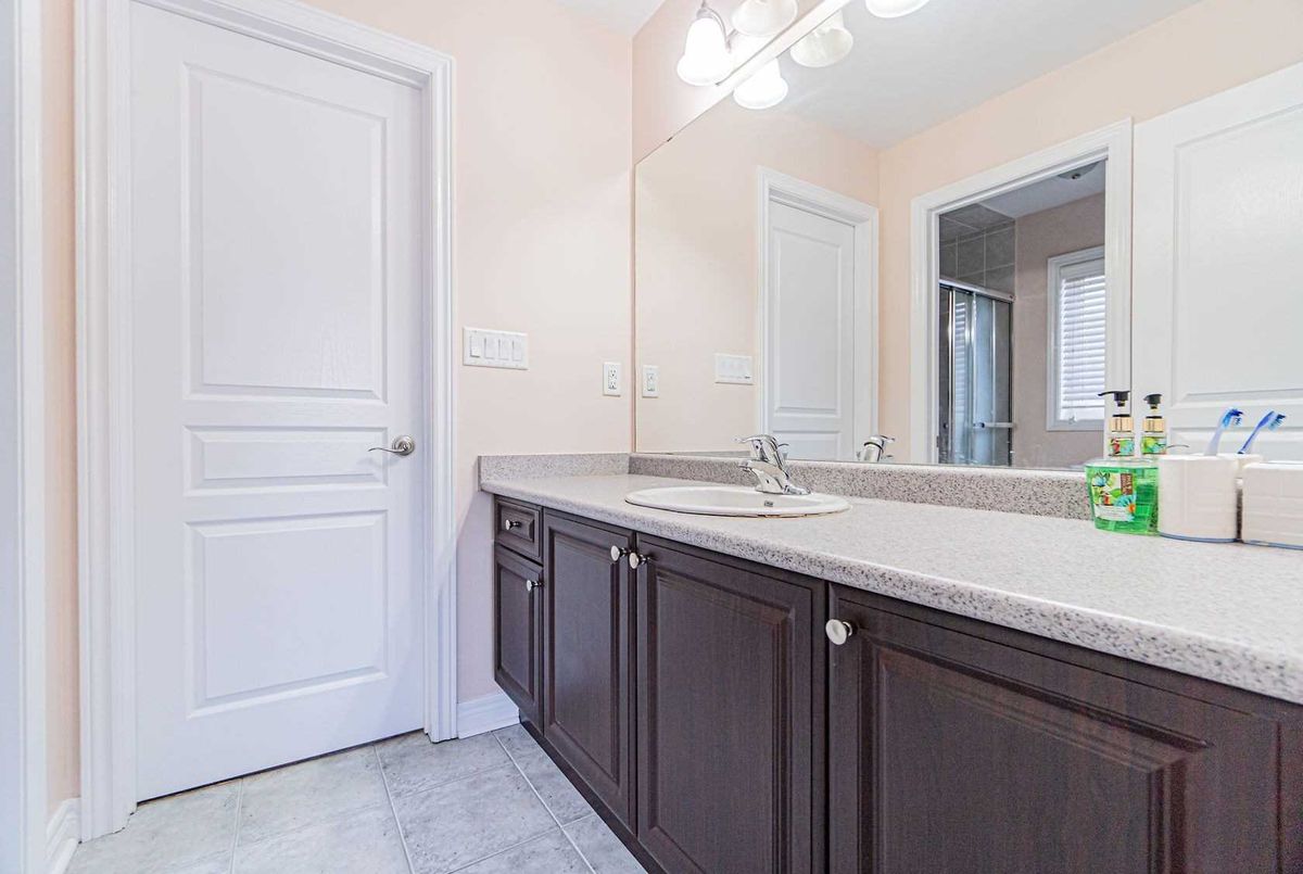 240 Dougall Ave 240 Dougall Ave Caledon