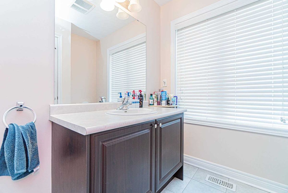 240 Dougall Ave 240 Dougall Ave Caledon