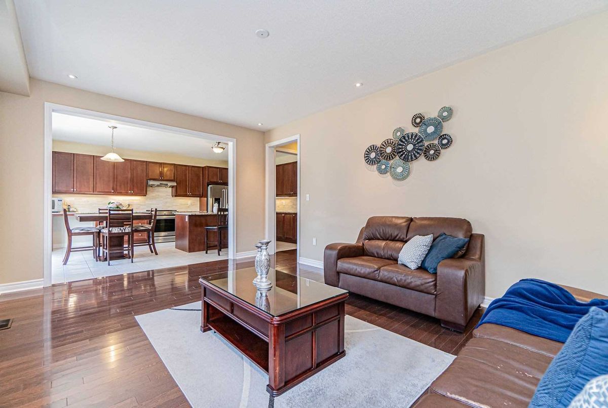 240 Dougall Ave 240 Dougall Ave Caledon