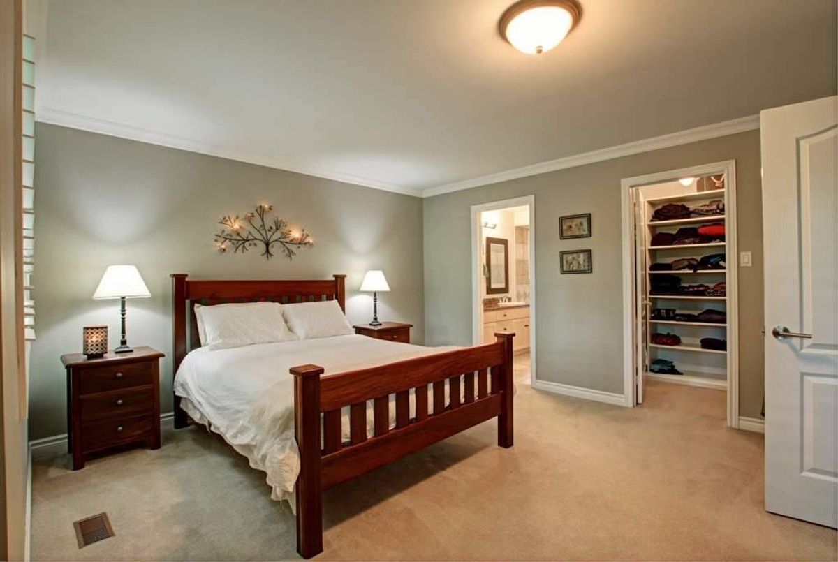 1091 Forestvale Dr 1091 Forestvale Dr Burlington