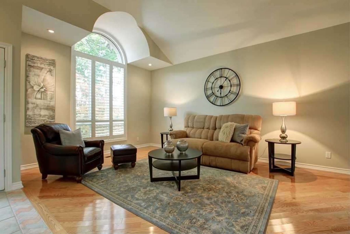 1091 Forestvale Dr 1091 Forestvale Dr Burlington