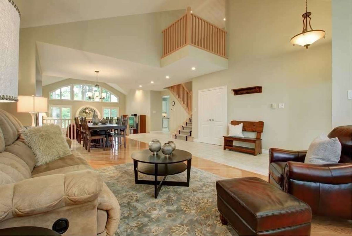 1091 Forestvale Dr 1091 Forestvale Dr Burlington