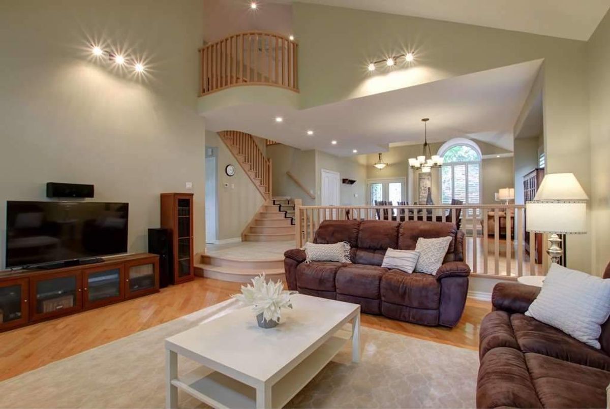 1091 Forestvale Dr 1091 Forestvale Dr Burlington