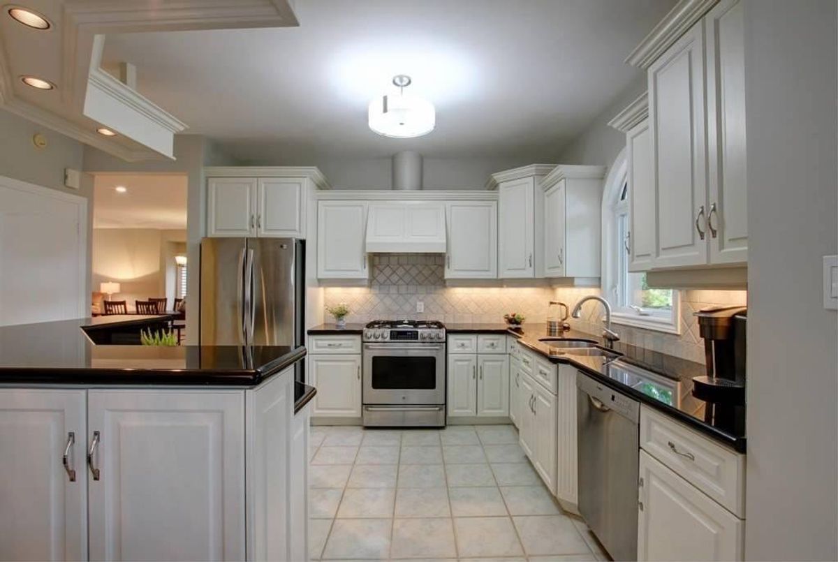 1091 Forestvale Dr 1091 Forestvale Dr Burlington
