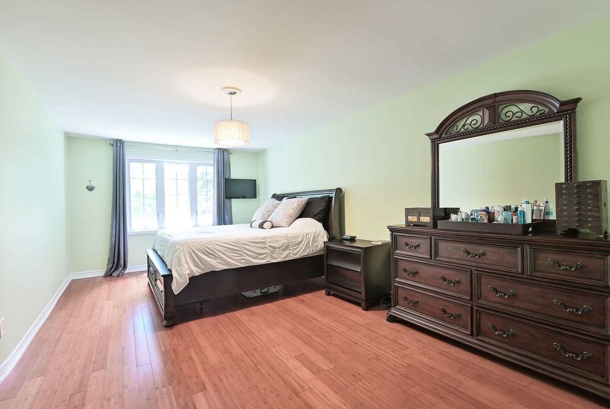 27 Briarwood Dr 27 Briarwood Dr Caledon