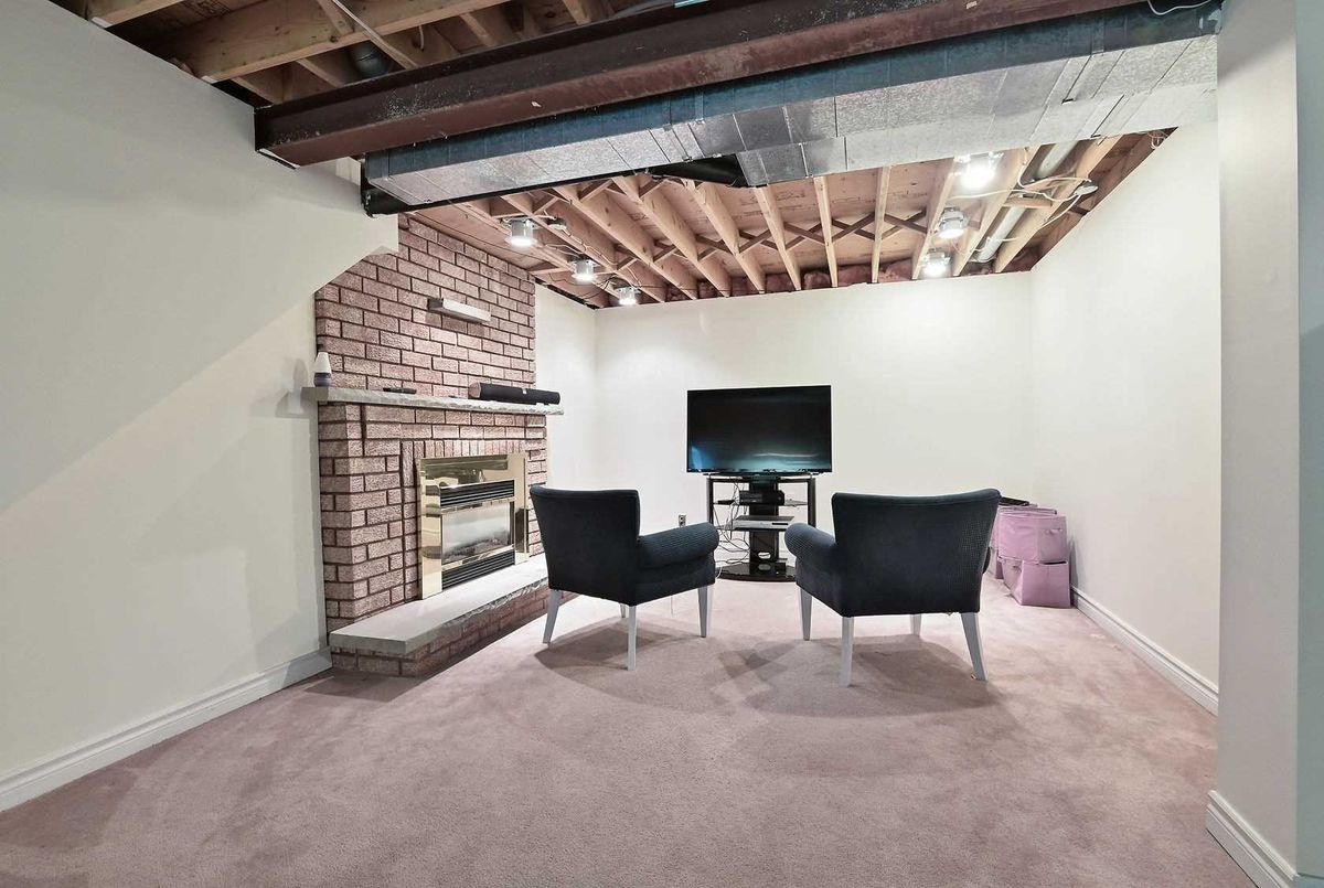 27 Briarwood Dr 27 Briarwood Dr Caledon