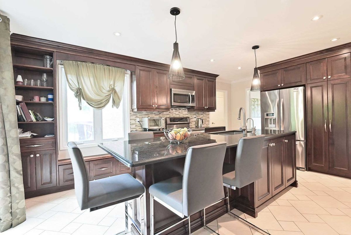 27 Briarwood Dr 27 Briarwood Dr Caledon