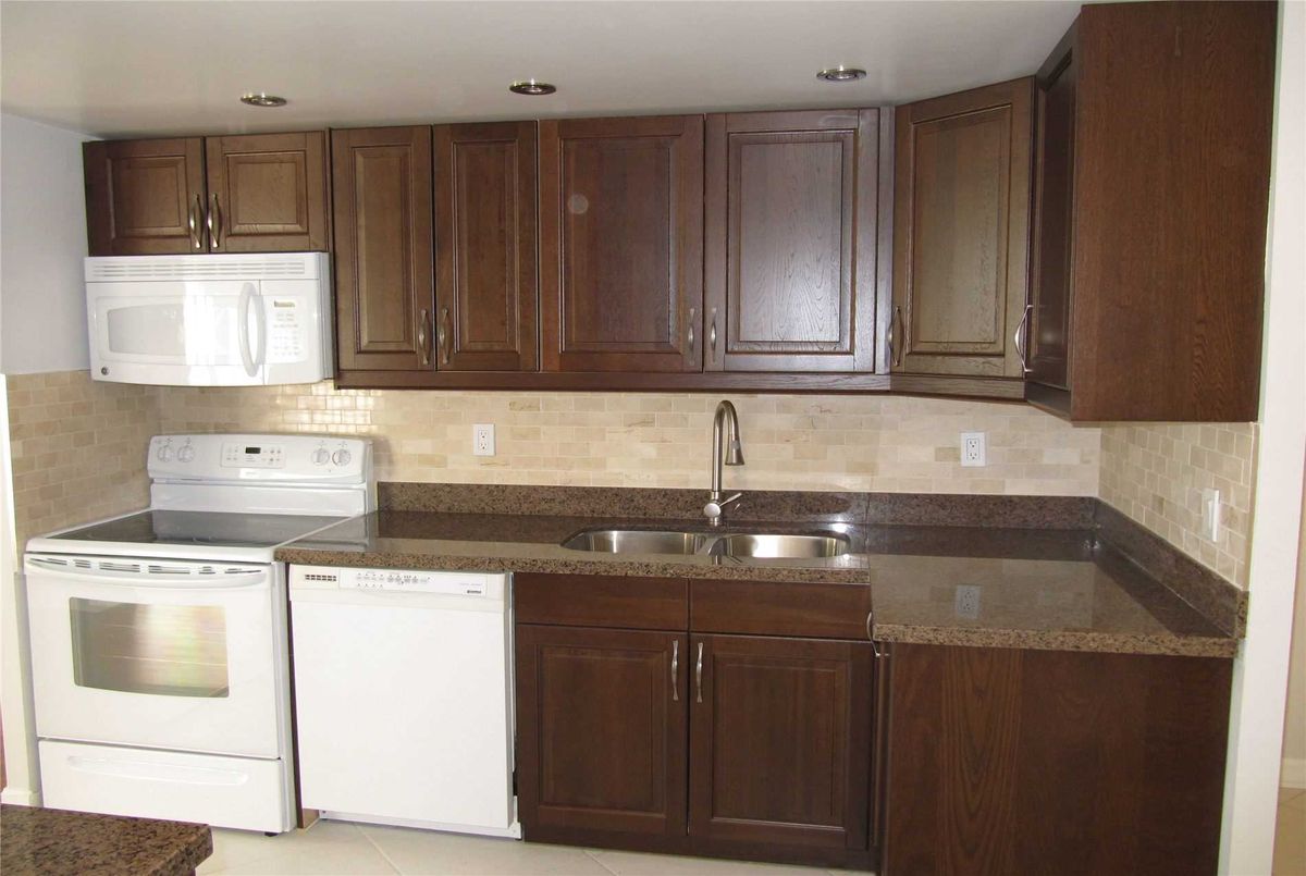 1712-155 Hillcrest Ave 1712-155 Hillcrest Ave Mississauga