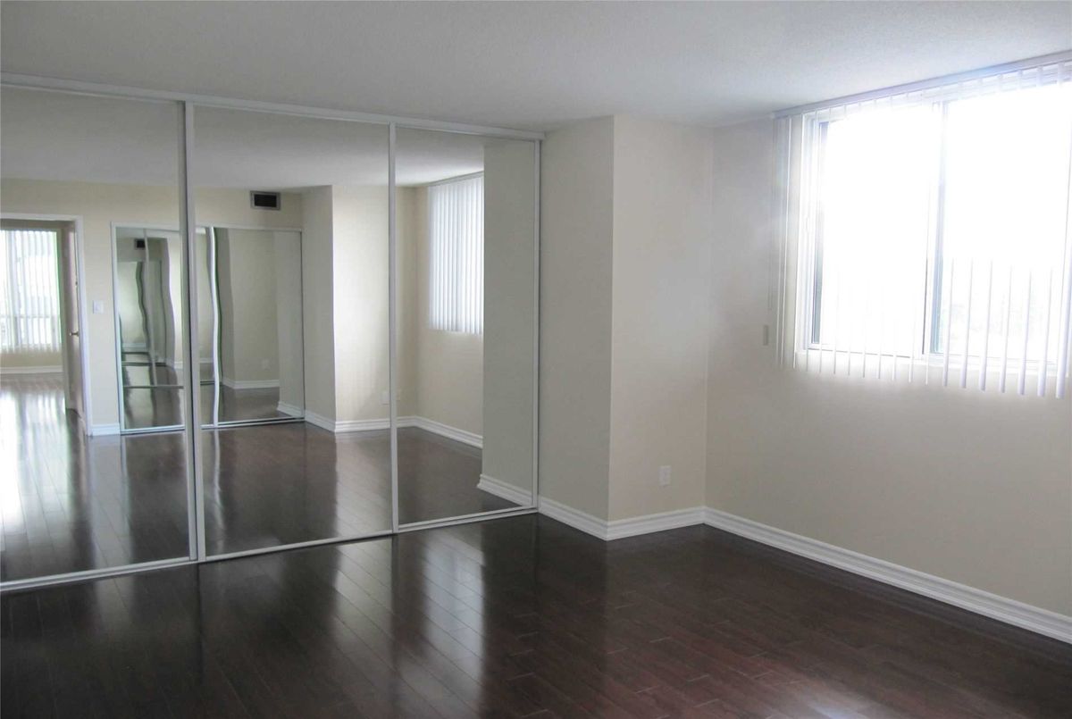 512-155 Hillcrest Ave 512-155 Hillcrest Ave Mississauga