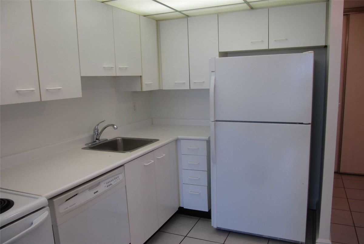 1012-155 Hillcrest Ave 1012-155 Hillcrest Ave Mississauga