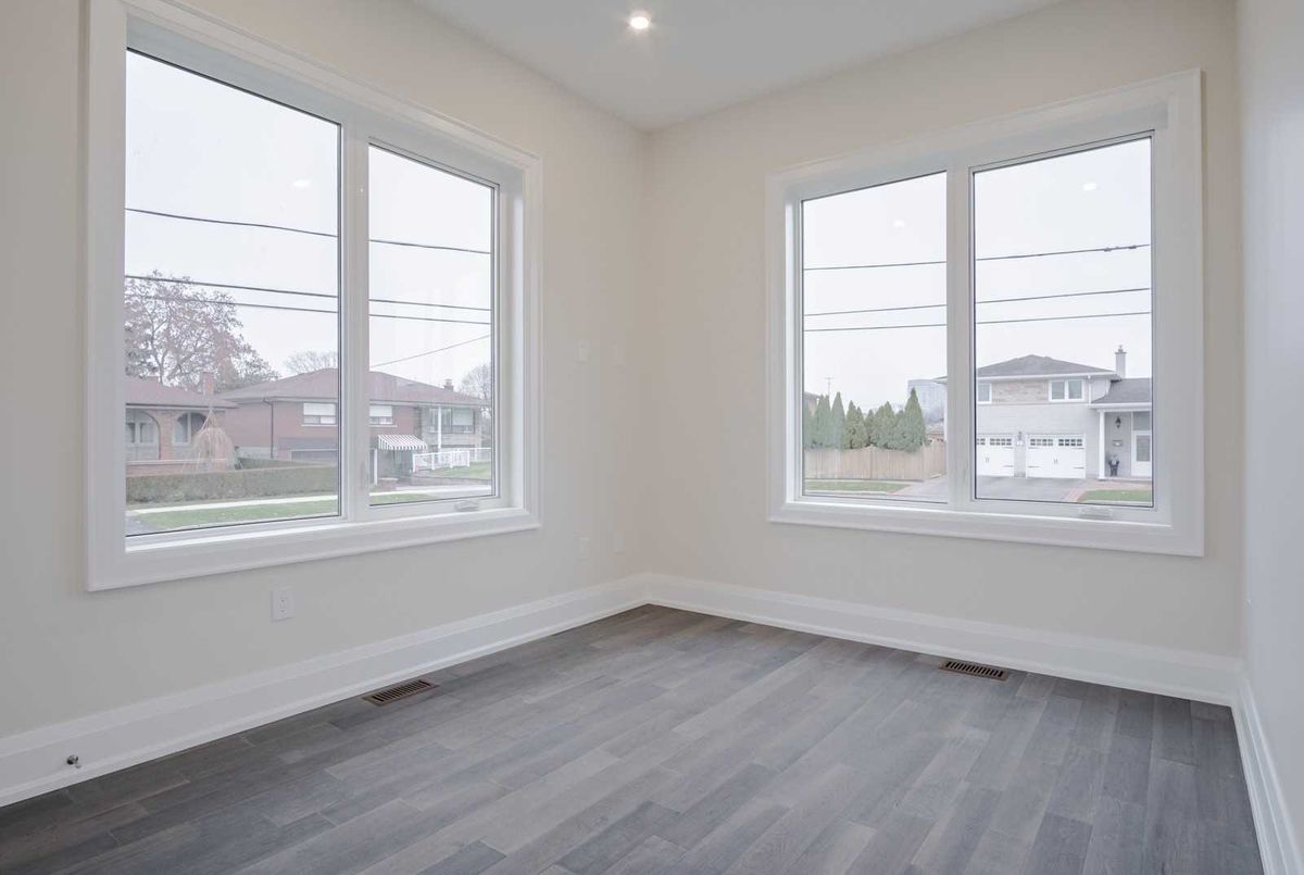 24 Howbert Dr 24 Howbert Dr Toronto