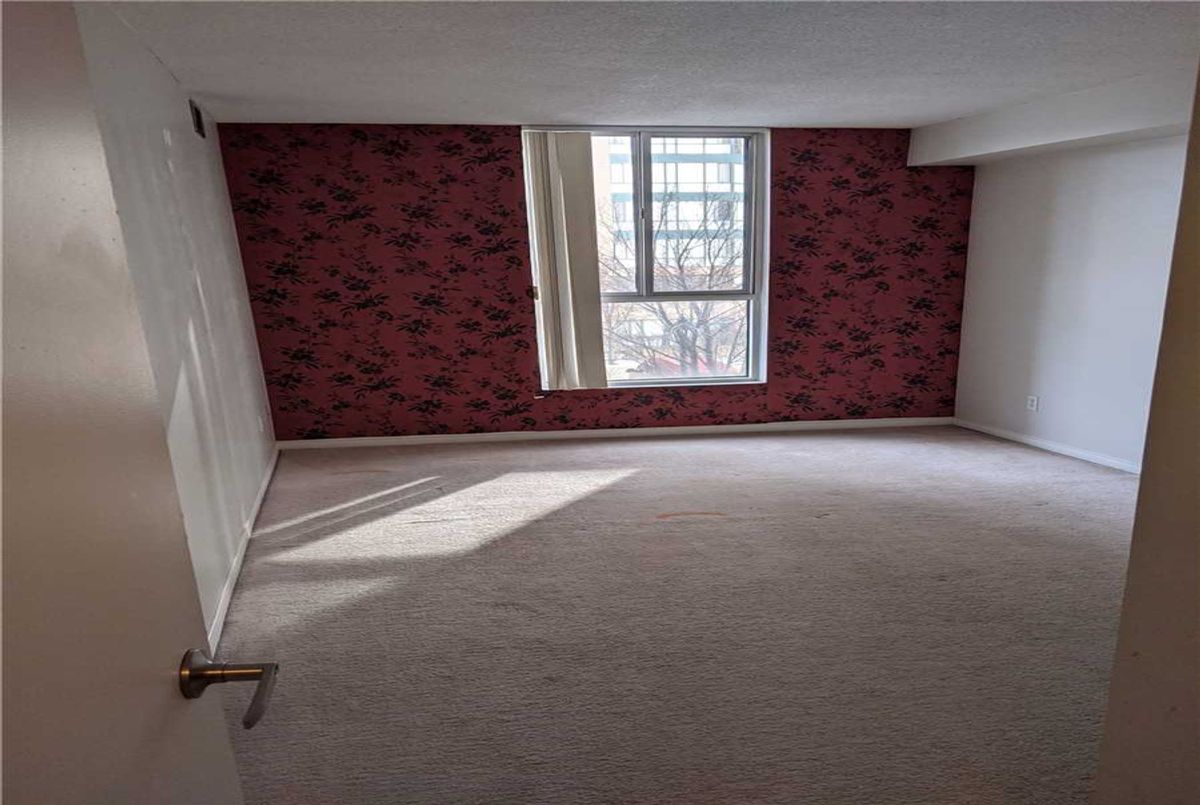 302-155 Hillcrest Ave 302-155 Hillcrest Ave Mississauga