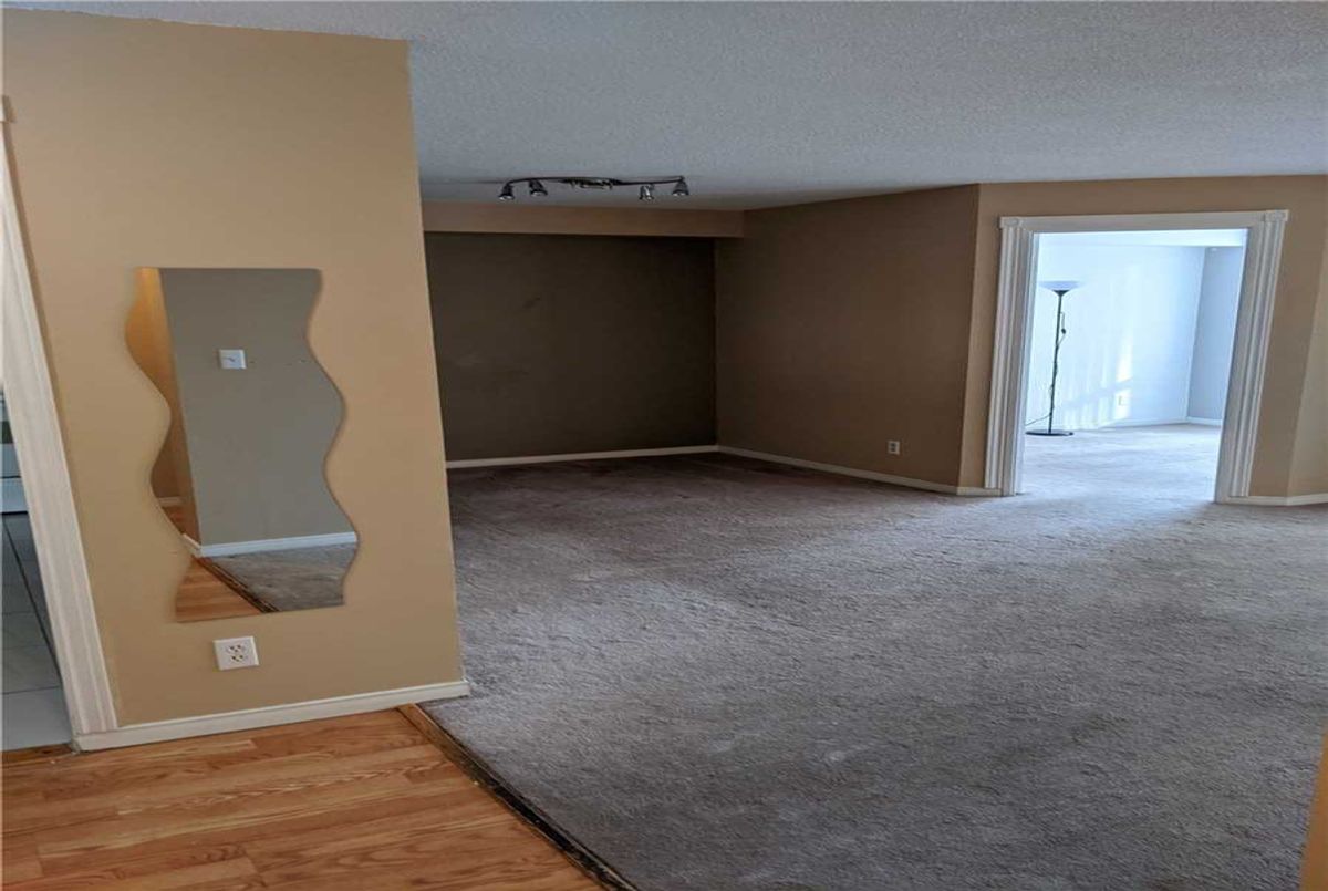 302-155 Hillcrest Ave 302-155 Hillcrest Ave Mississauga