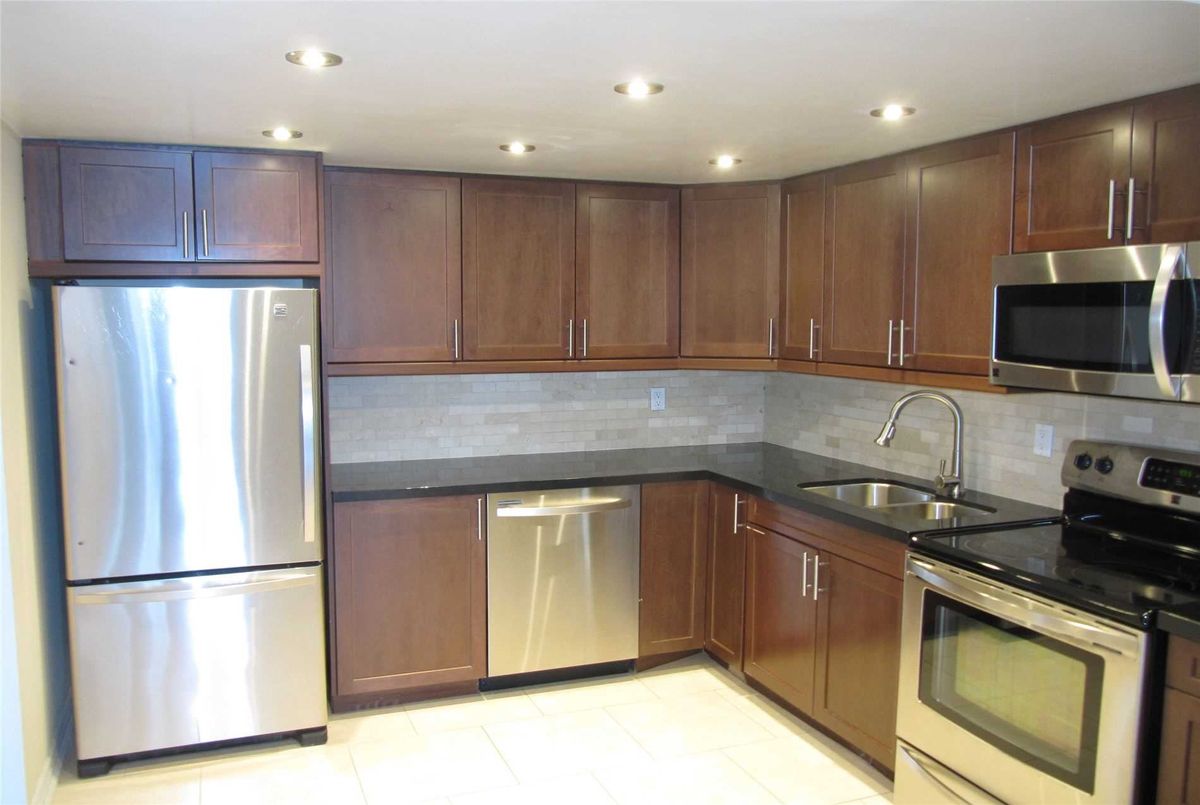 209-155 Hillcrest Ave 209-155 Hillcrest Ave Mississauga