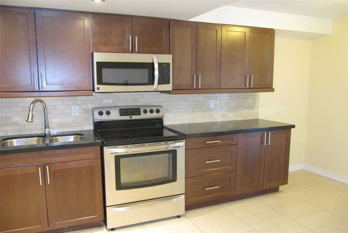 209-155 Hillcrest Ave 209-155 Hillcrest Ave Mississauga