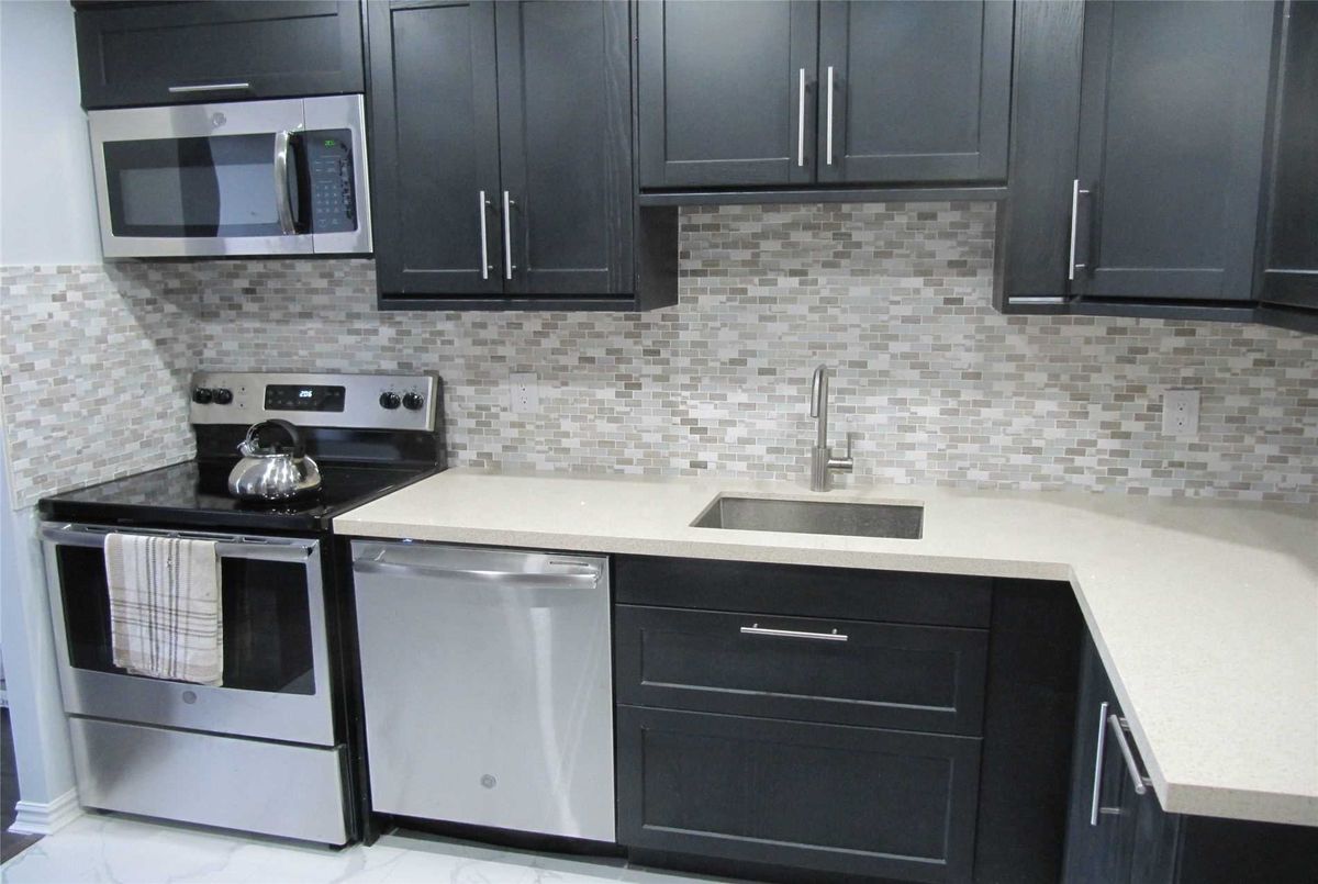 312-155 Hillcrest Ave 312-155 Hillcrest Ave Mississauga
