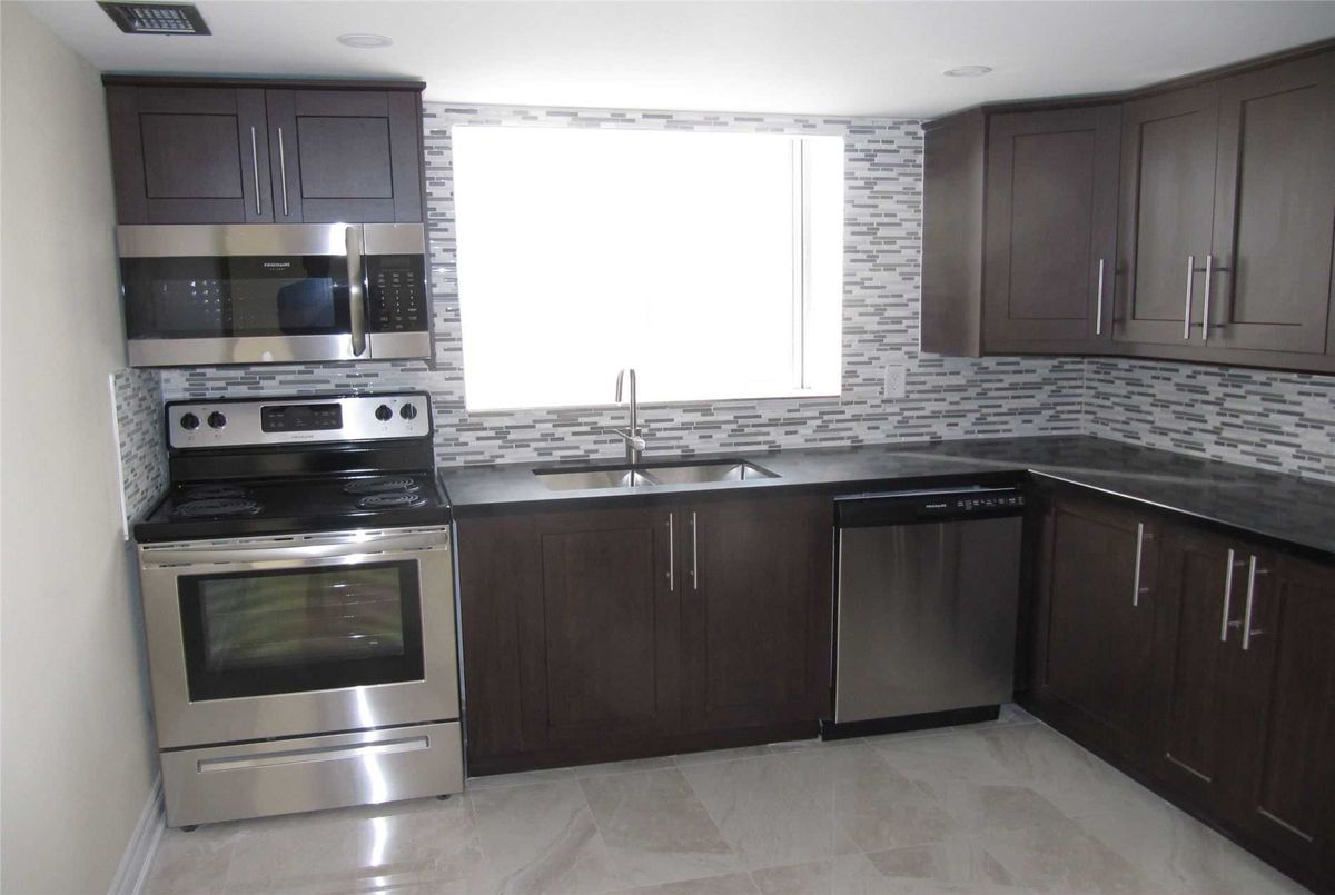 303-155 Hillcrest Ave 303-155 Hillcrest Ave Mississauga