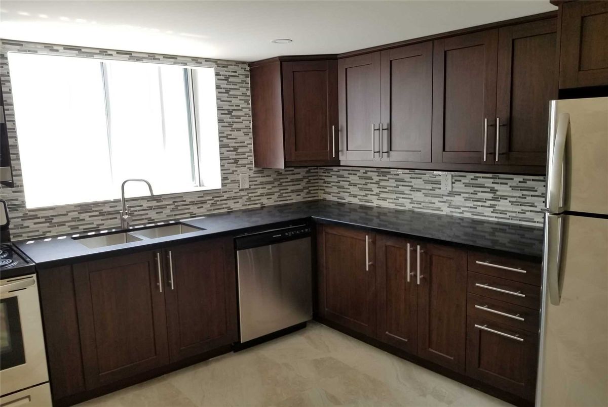 303-155 Hillcrest Ave 303-155 Hillcrest Ave Mississauga