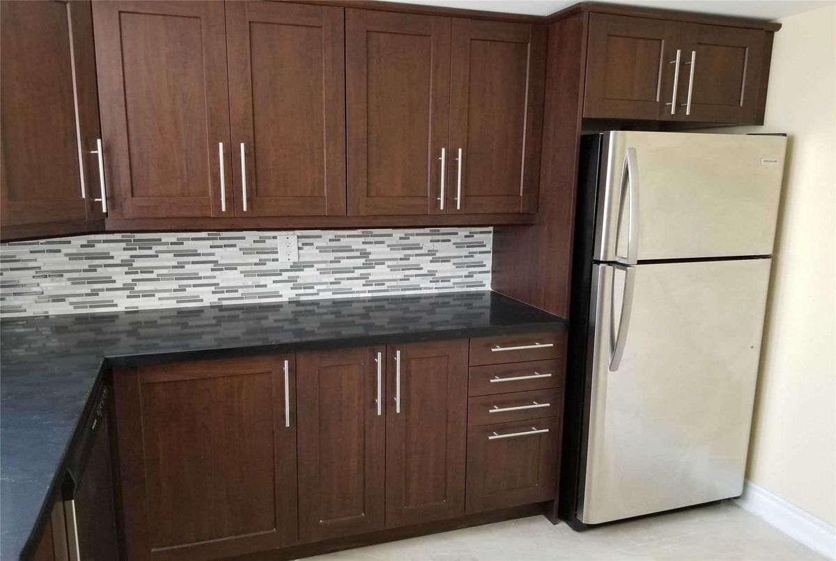 303-155 Hillcrest Ave 303-155 Hillcrest Ave Mississauga