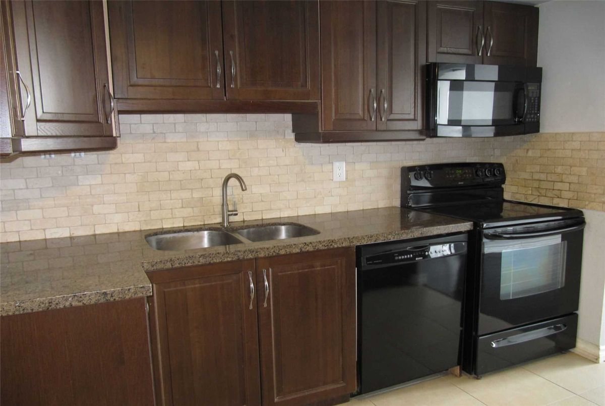 711-155 Hillcrest Ave 711-155 Hillcrest Ave Mississauga