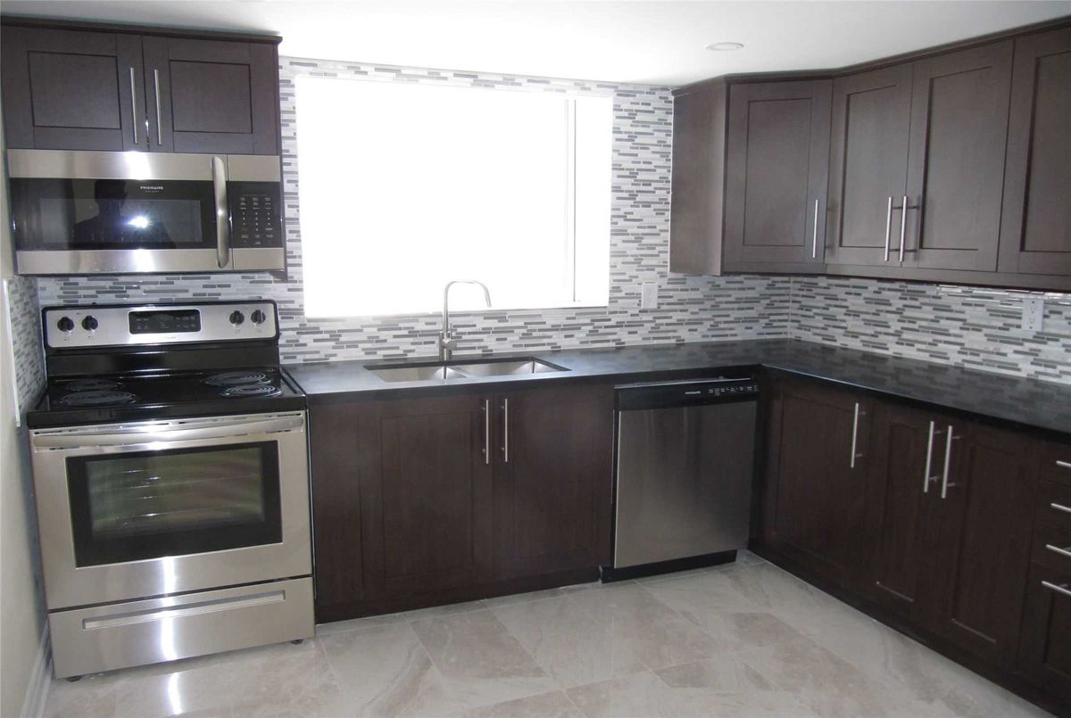 303-155 Hillcrest Ave 303-155 Hillcrest Ave Mississauga