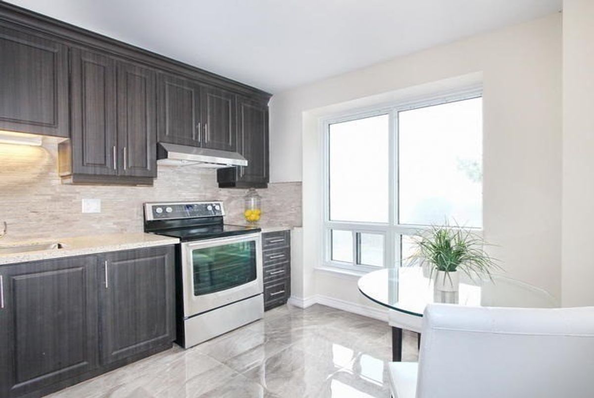 90 Guildford Cres 90 Guildford Cres Brampton