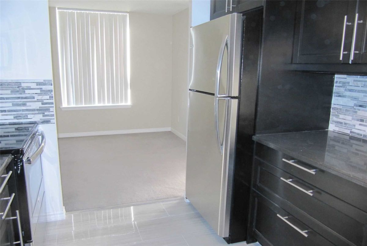 1611-135 Hillcrest Ave 1611-135 Hillcrest Ave Mississauga