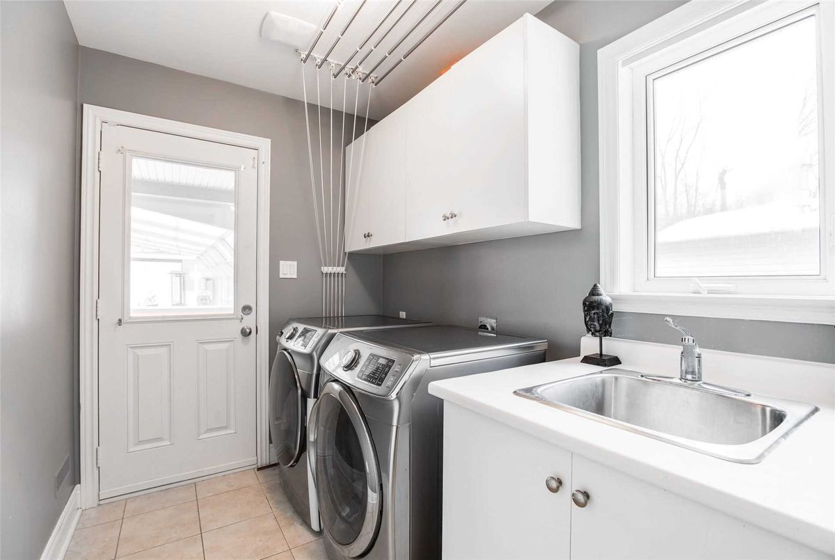 15 Lookout Crt 15 Lookout Crt Halton Hills