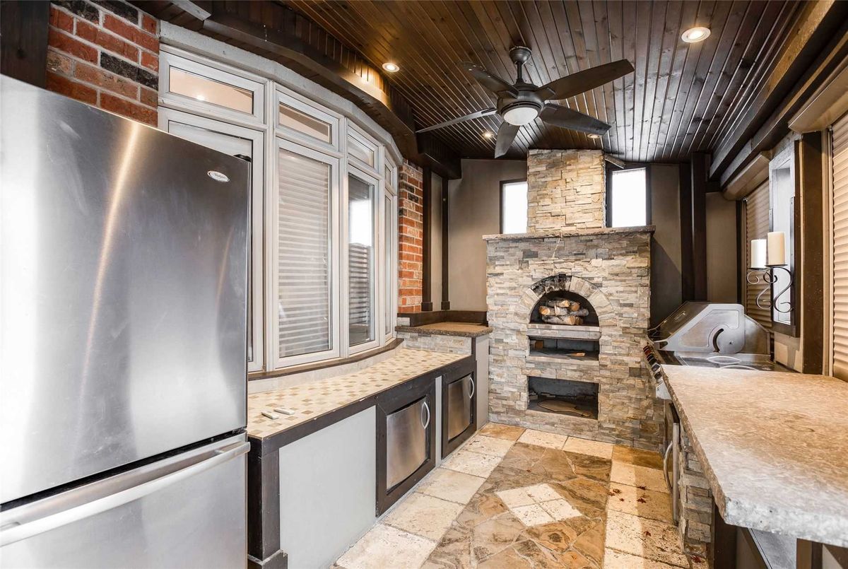 15 Lookout Crt 15 Lookout Crt Halton Hills