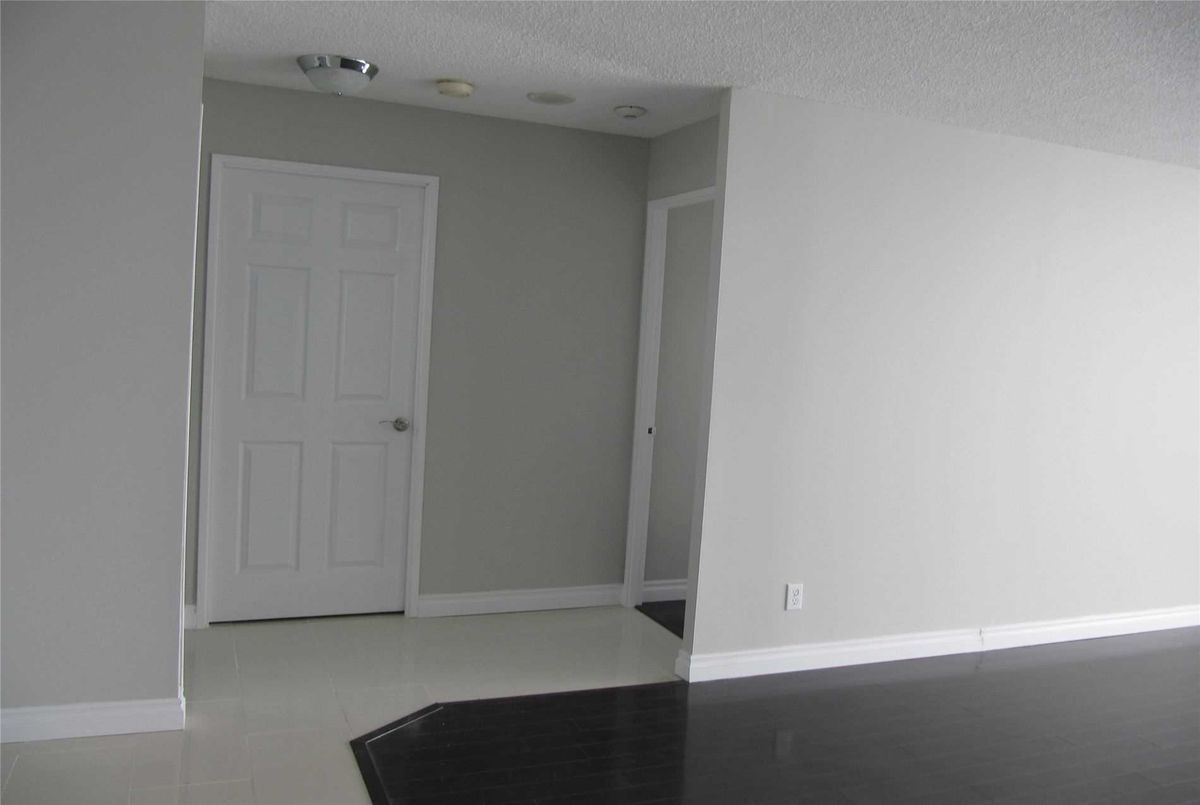 2206-155 Hillcrest Ave 2206-155 Hillcrest Ave Mississauga