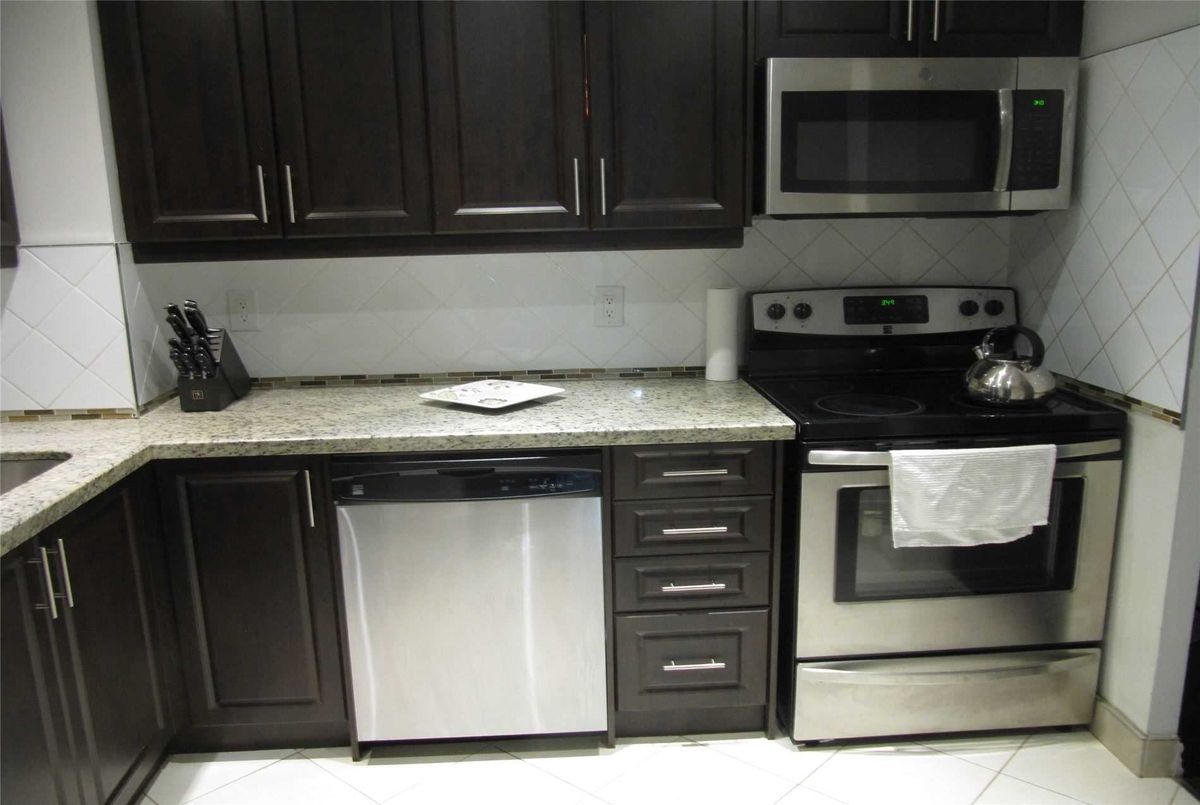 1201-155 Hillcrest Ave 1201-155 Hillcrest Ave Mississauga