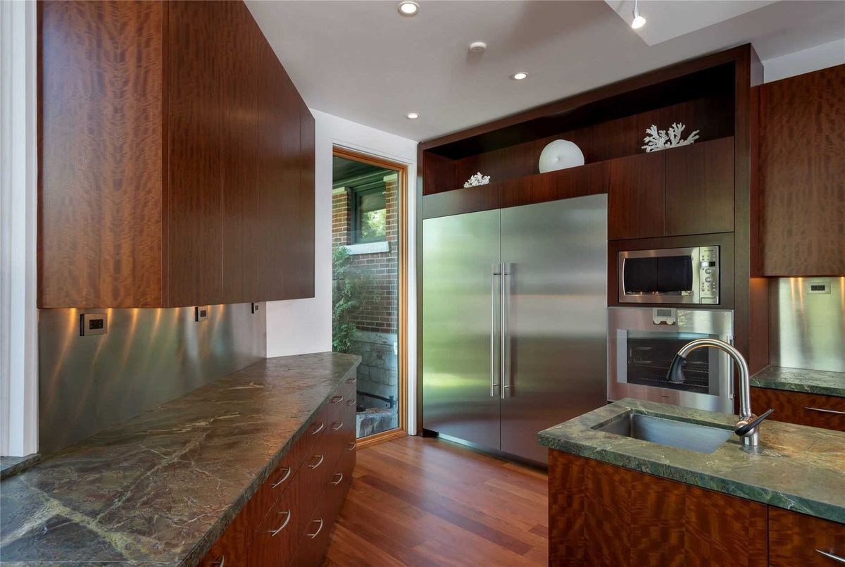 89 Kingsway Cres 89 Kingsway Cres Toronto