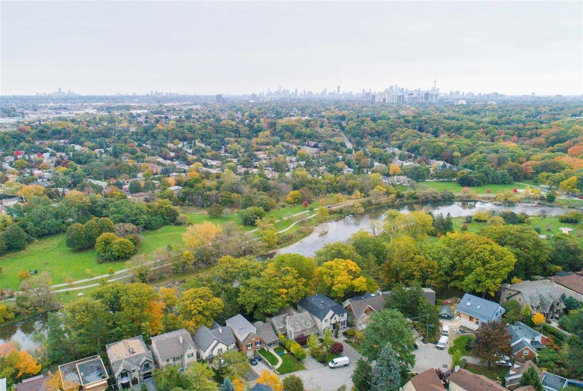 89 Kingsway Cres 89 Kingsway Cres Toronto