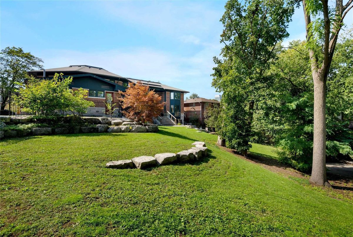 89 Kingsway Cres 89 Kingsway Cres Toronto