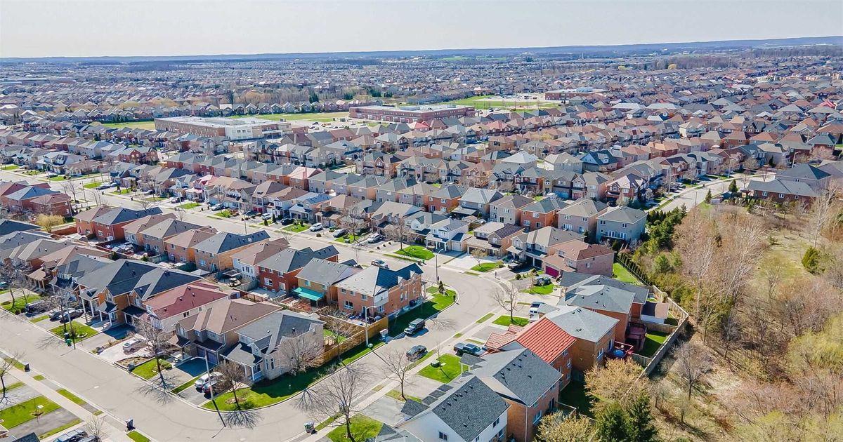 34 Charleswood Circ Brampton