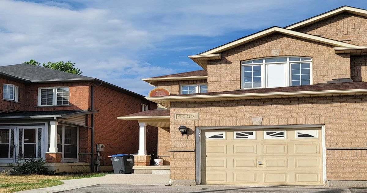 Main Fl-5927 Stonebriar Cres Mississauga