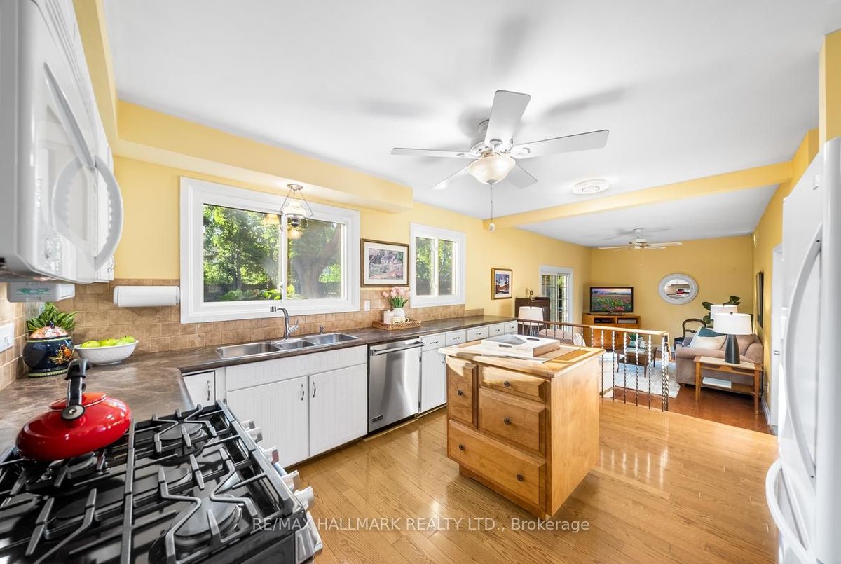 127 Glenview Dr 127 Glenview Dr Mississauga