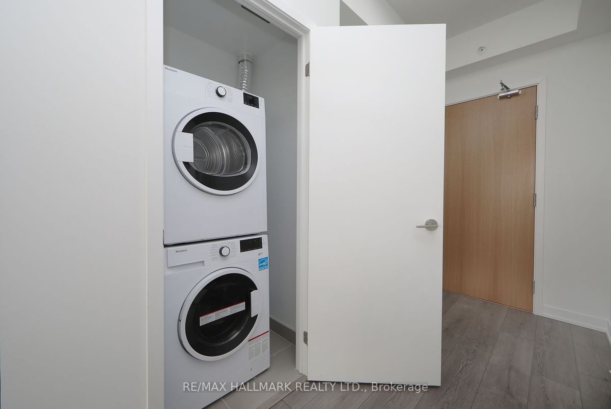 501-1787 St Clair Ave W 501-1787 St Clair Ave W Toronto