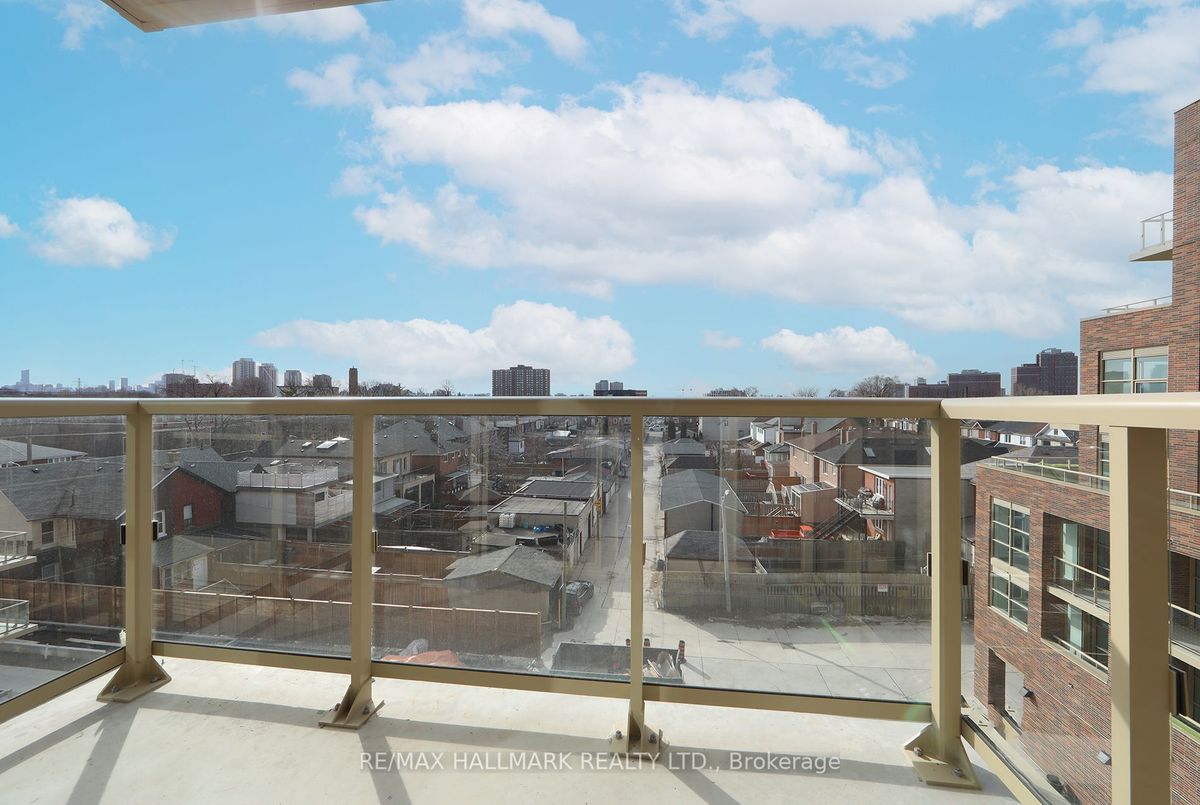 501-1787 St Clair Ave W 501-1787 St Clair Ave W Toronto