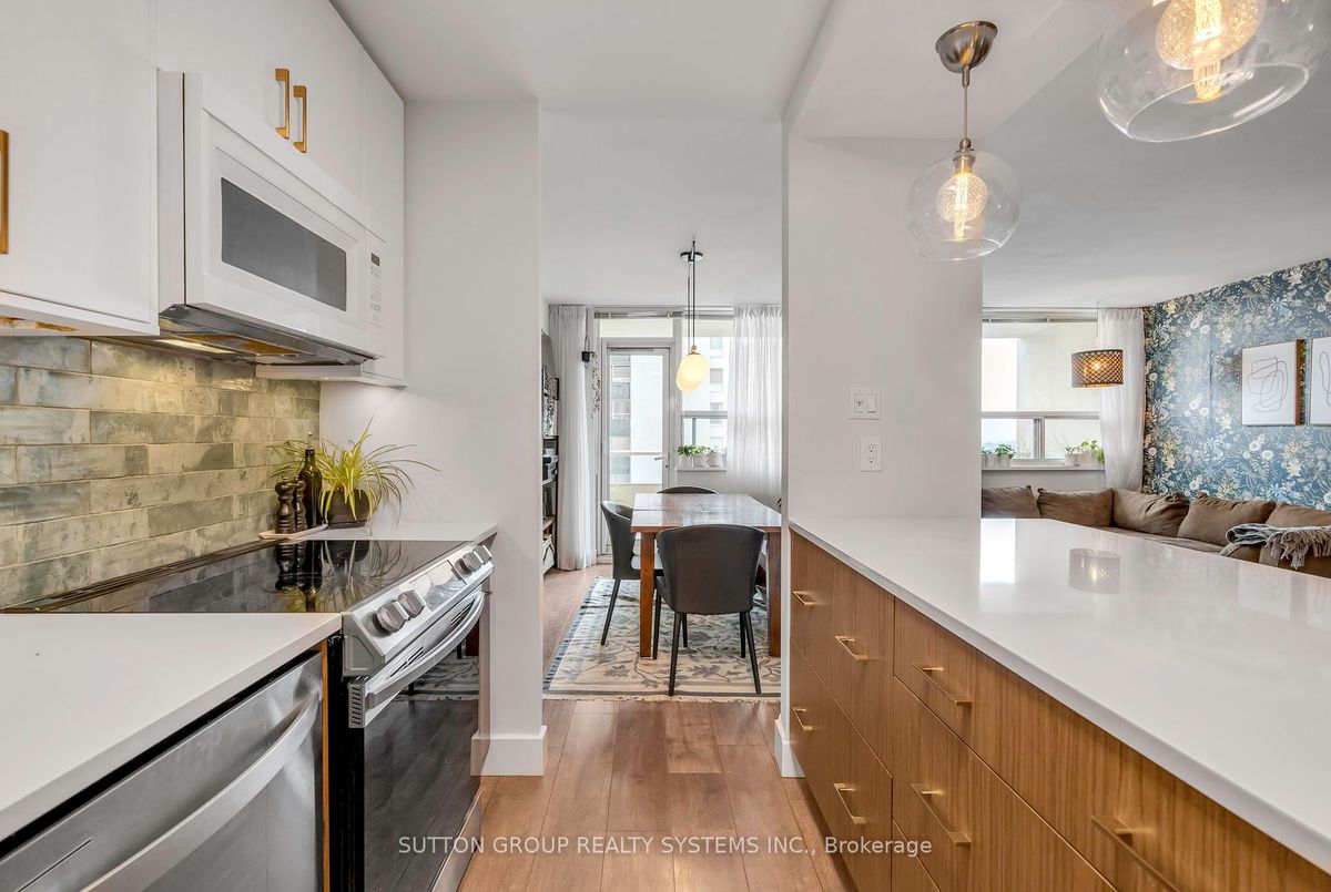 1709-360 Ridelle Ave 1709-360 Ridelle Ave Toronto
