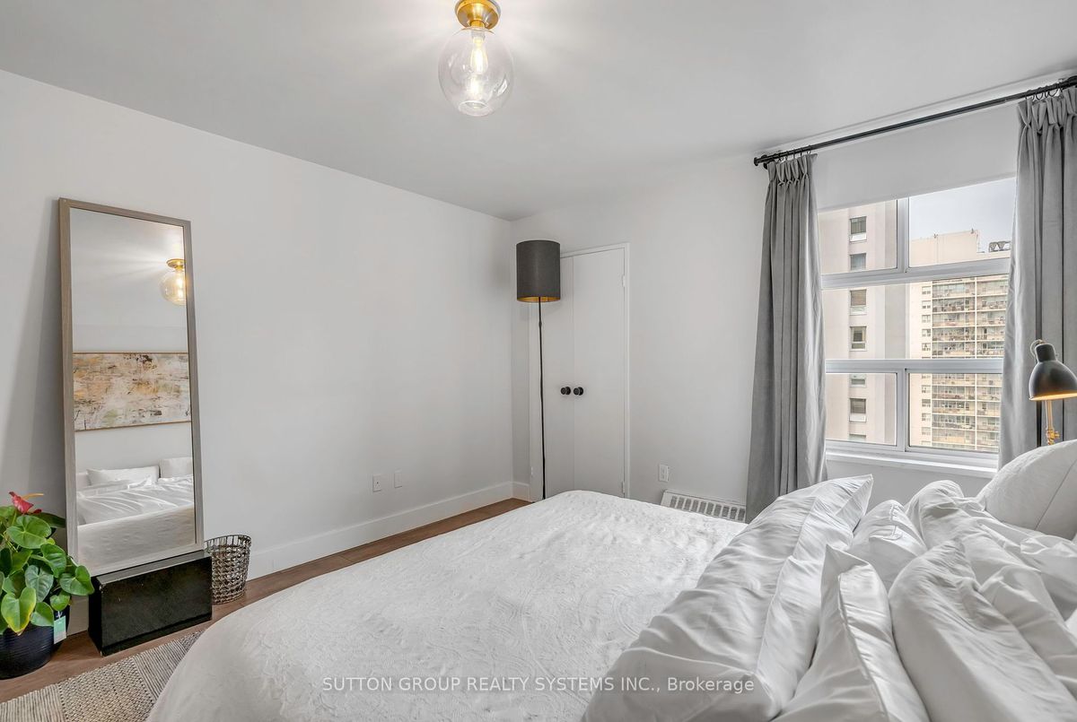 1709-360 Ridelle Ave 1709-360 Ridelle Ave Toronto