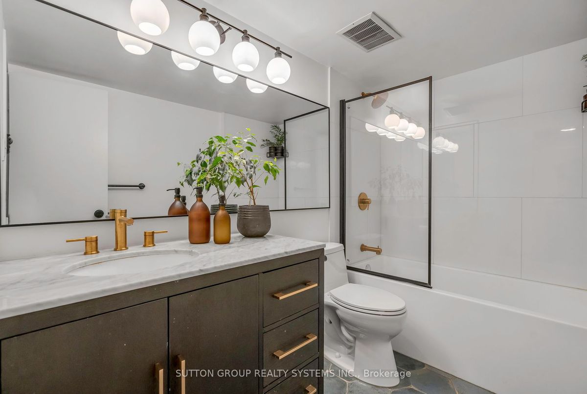 1709-360 Ridelle Ave 1709-360 Ridelle Ave Toronto