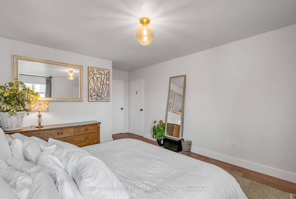 1709-360 Ridelle Ave 1709-360 Ridelle Ave Toronto