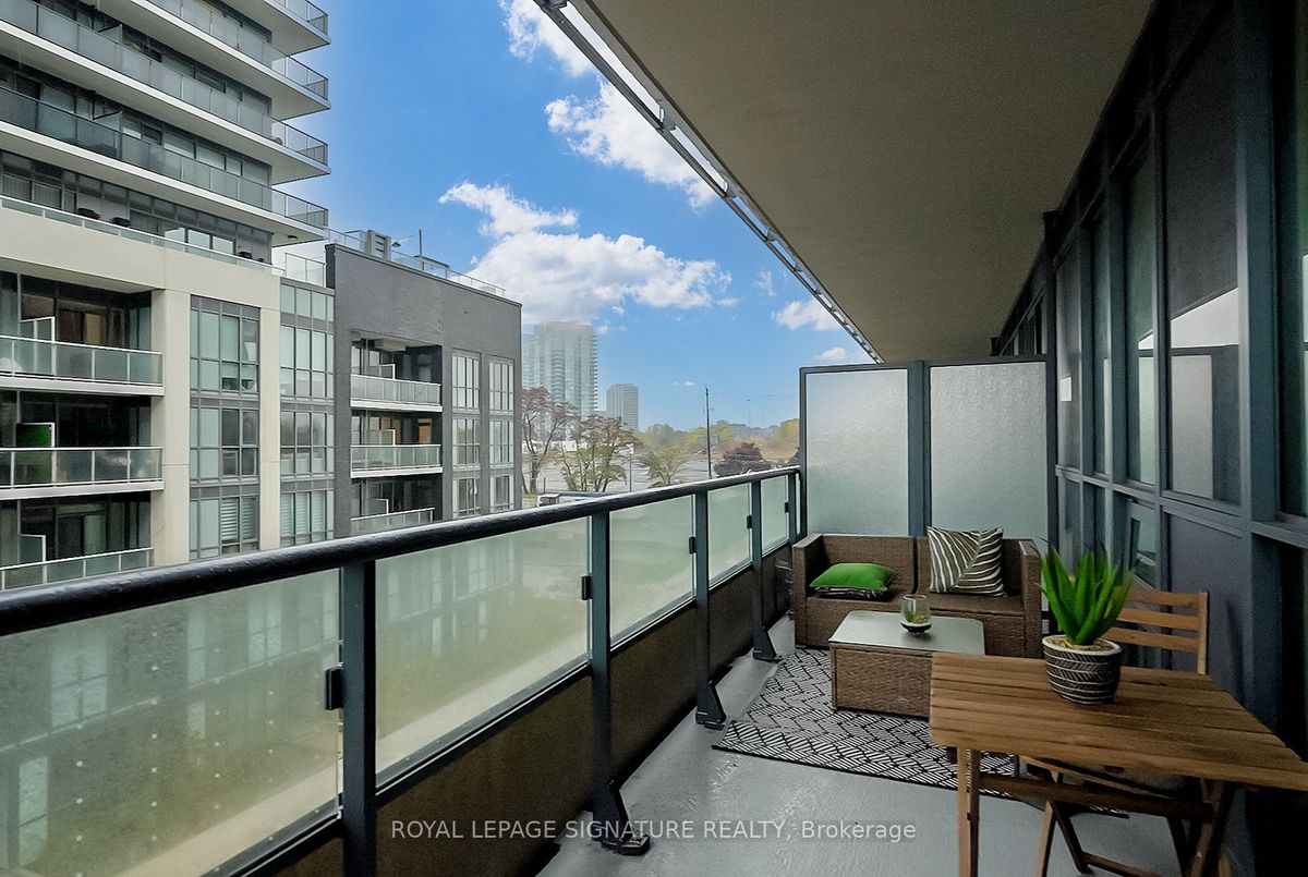 B415-60 Annie Craig Drive B415-60 Annie Craig Drive Toronto W06