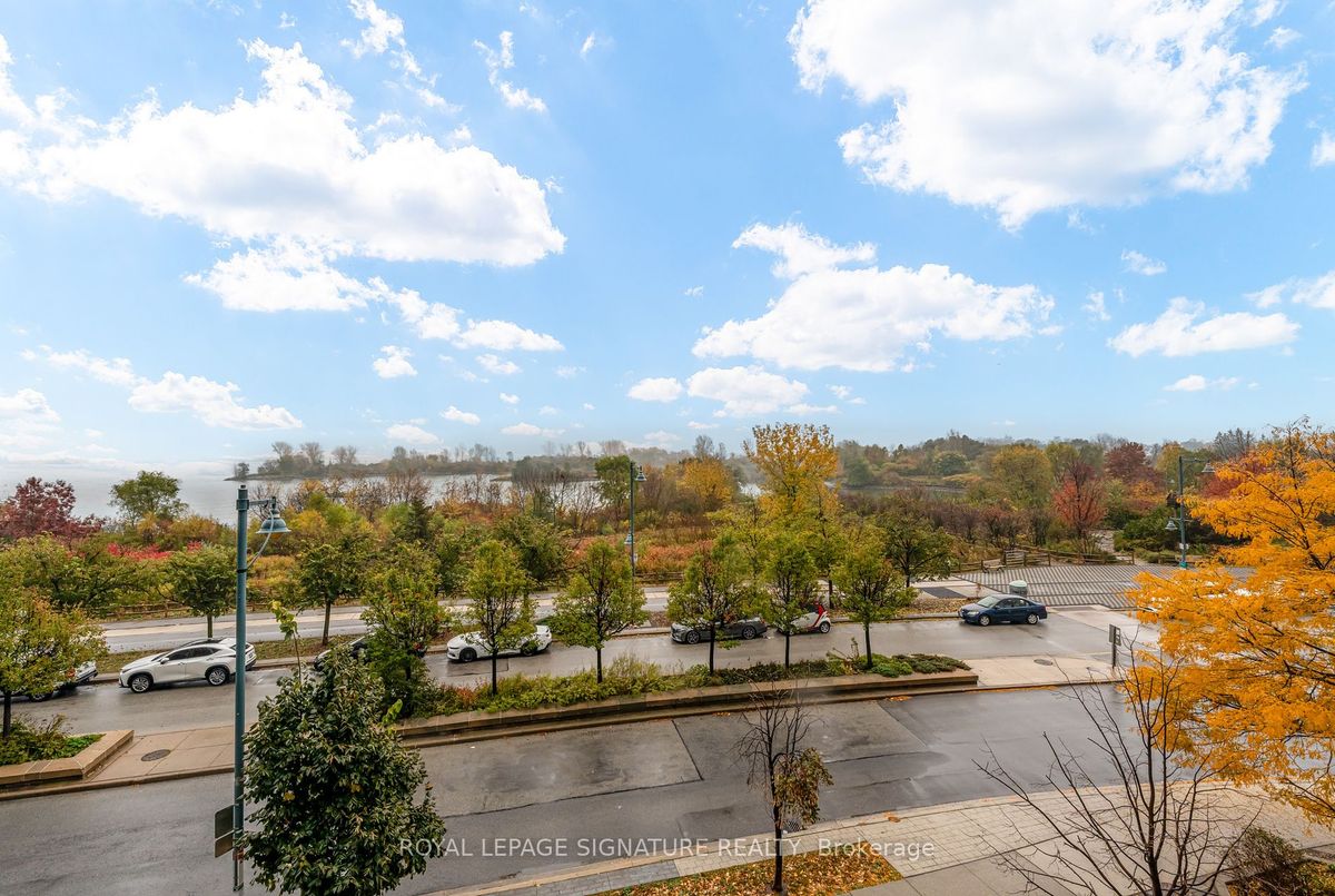 B415-60 Annie Craig Drive B415-60 Annie Craig Drive Toronto W06